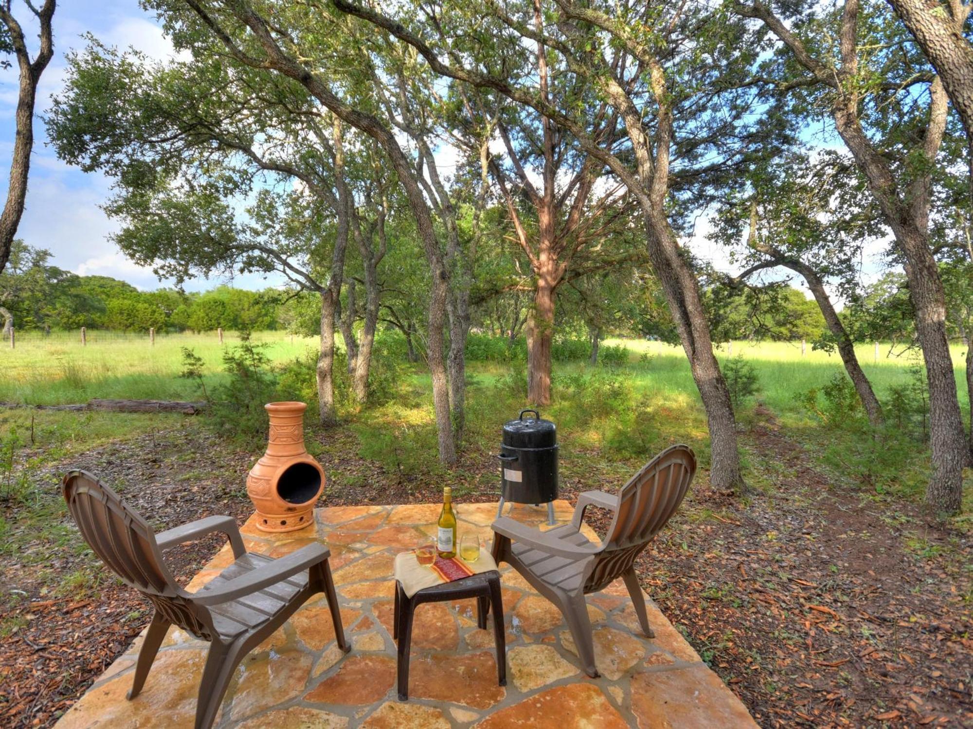 Cabins At Flite Acres - Mockingbird Cabin Wimberley Zewnętrze zdjęcie
